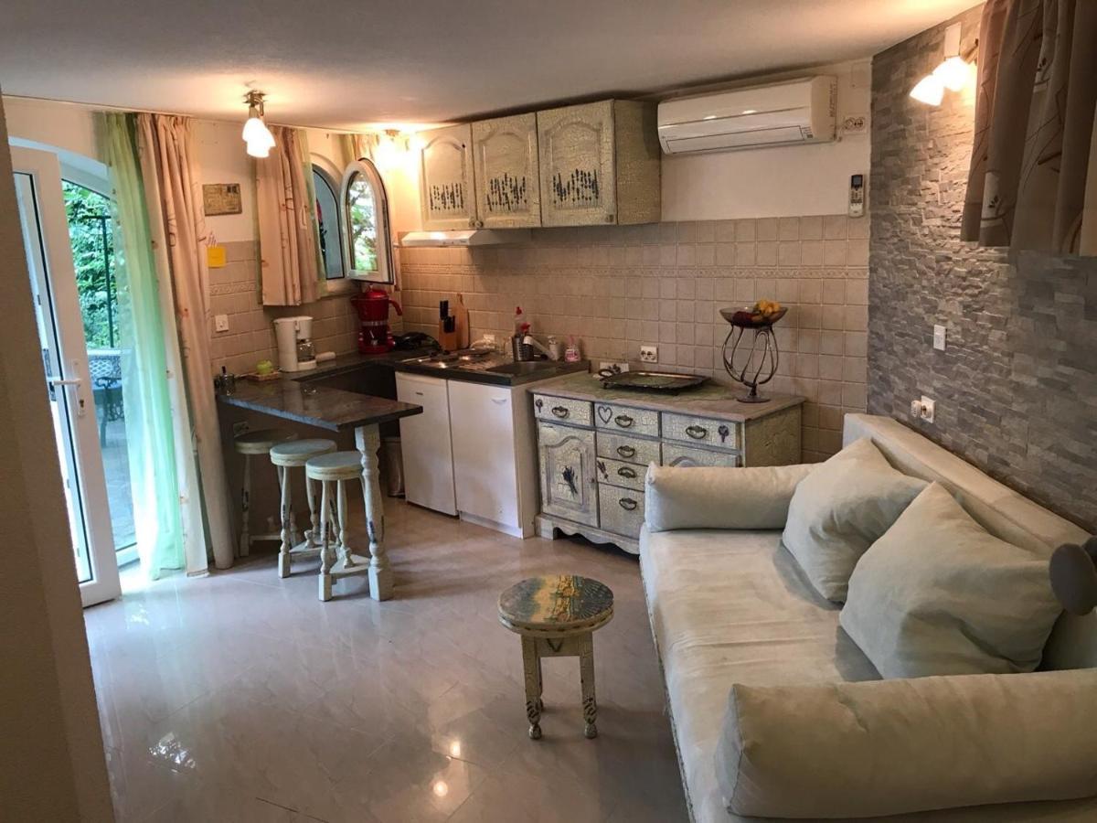 Studio Apartman Lavanda มาทุลยี ภายนอก รูปภาพ