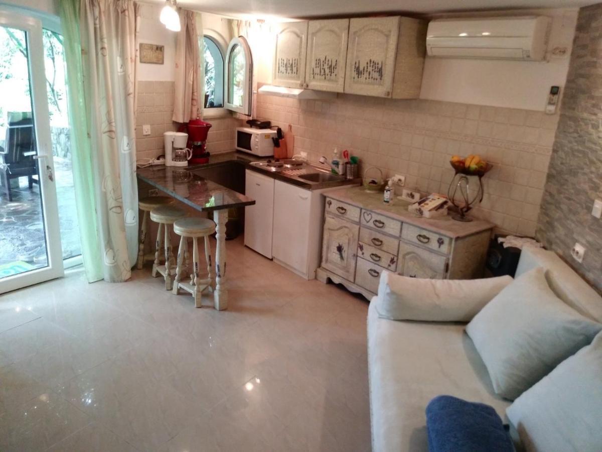 Studio Apartman Lavanda มาทุลยี ภายนอก รูปภาพ
